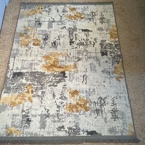 AREA RUG GREAT CONDITION WITH NON SLIP BACKING